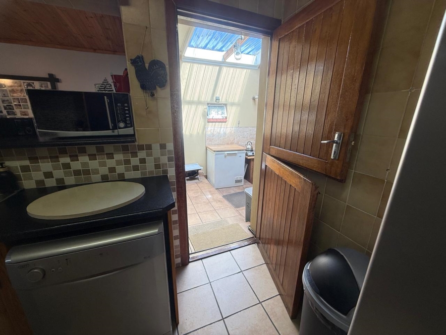 3 Bedroom Property for Sale in Heuwelkruin Eastern Cape